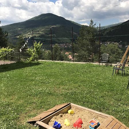 Iskrets Mala Planina Guest House מראה חיצוני תמונה