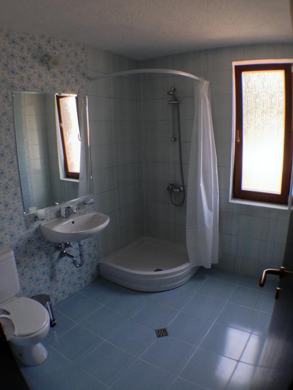 Iskrets Mala Planina Guest House חדר תמונה