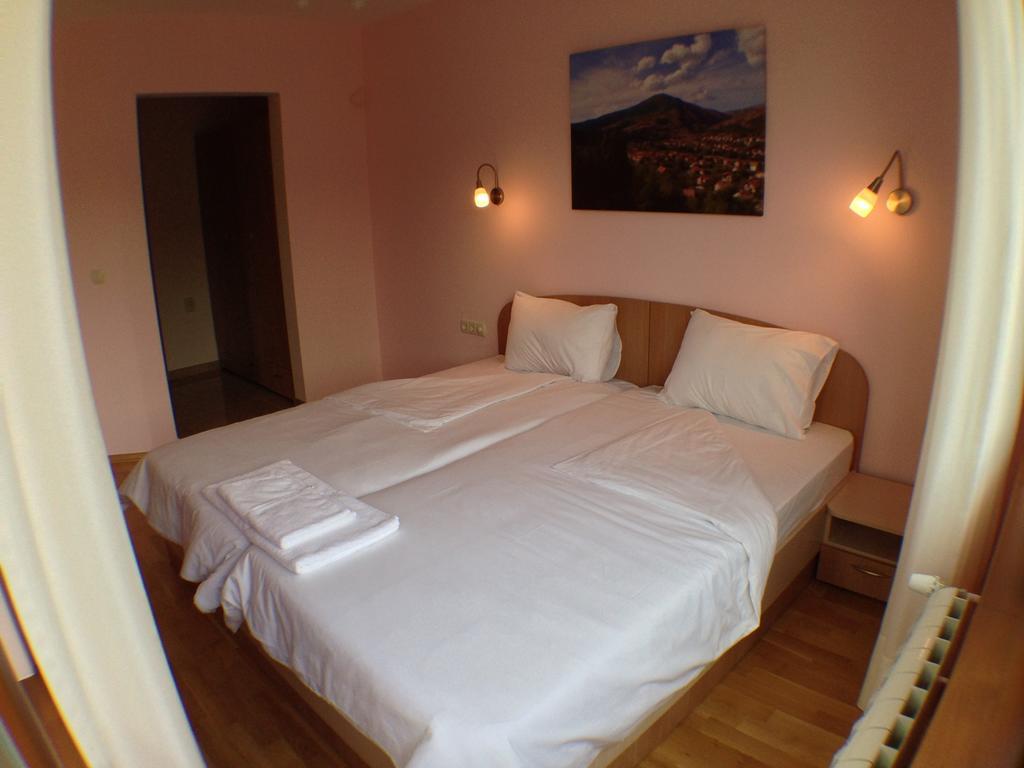 Iskrets Mala Planina Guest House מראה חיצוני תמונה