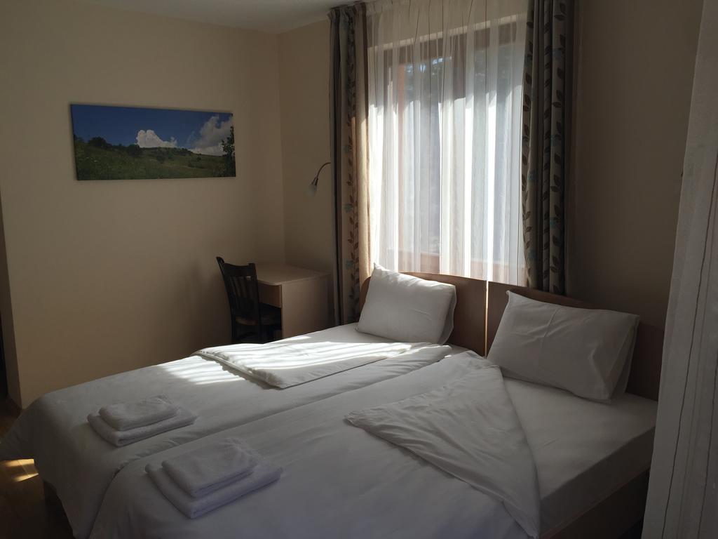 Iskrets Mala Planina Guest House מראה חיצוני תמונה